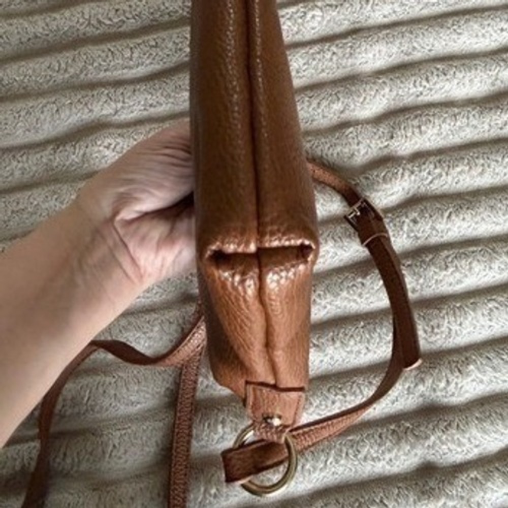 Tommy Hilfiger Tan Pebbled Faux Leather Crossbody Bag Gold Hardware Slim Purse - Picture 11 of 12